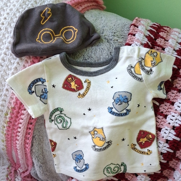 Wizarding World Of Harry Potter Other - Harry Potter 0-3 Month Baby Tshirt + Hat